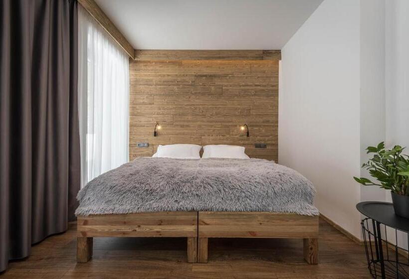 침실 1개 테라스 아파트, Královka