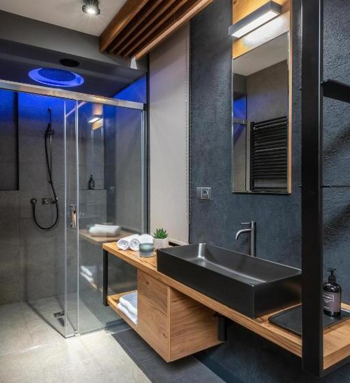 스탠다드 테라스 룸, Královka