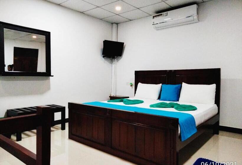 Номер Deluxe, Lake Front Yala Safari