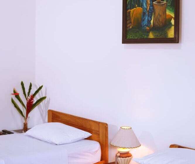 اتاق استاندارد سه نفره, Country Club Eco Casajardin