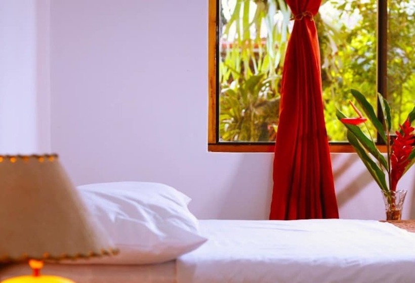 اتاق استاندارد سه نفره, Country Club Eco Casajardin