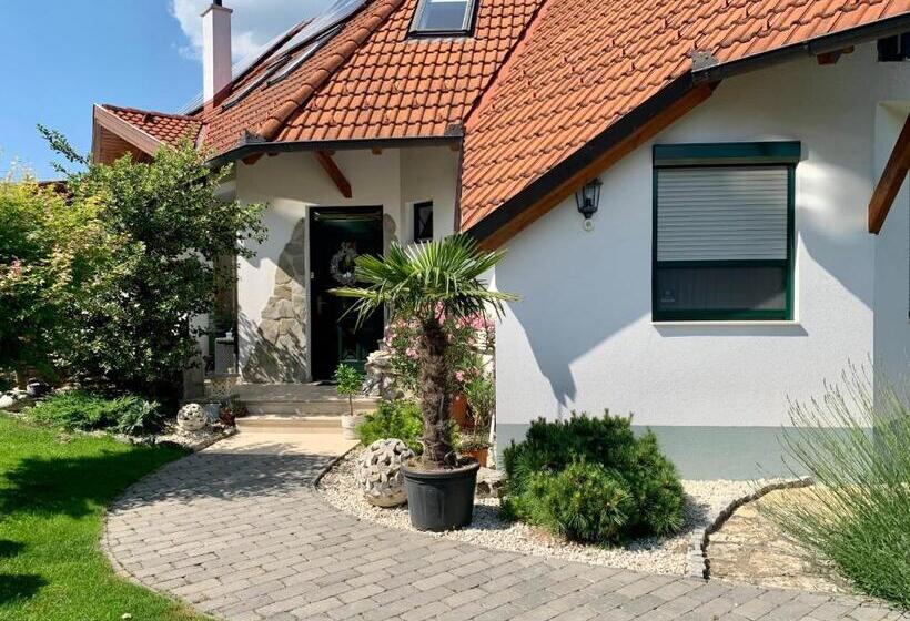 اتاق استاندارد, Levendula Vendégház