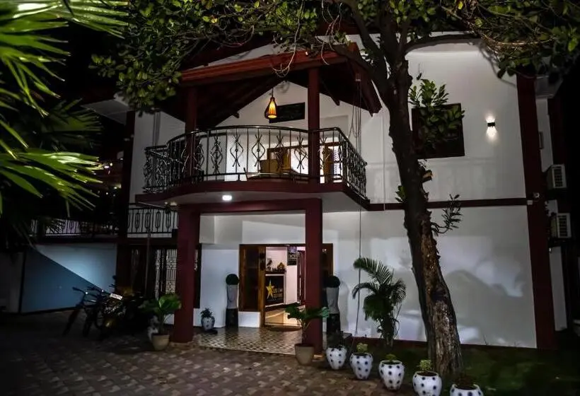 スタンダードトリプルルーム, Golden Star Guest House