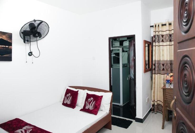 اتاق خانوادگی, Golden Star Guest House