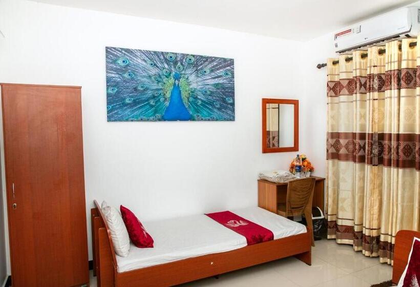 اتاق خانوادگی, Golden Star Guest House