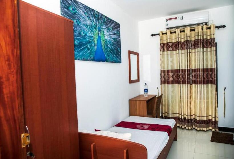 اتاق خانوادگی, Golden Star Guest House