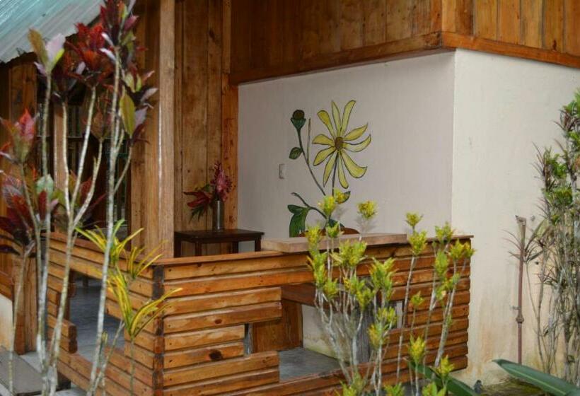 スタンダードルーム, Hostería Los Cedros De Mindo