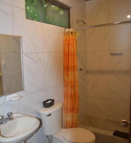 اتاق خانوادگی با چشم‌انداز باغ, Hostería Los Cedros De Mindo