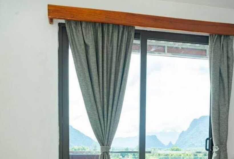 스탠다드 룸, Nutty Phoy