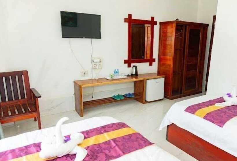 패밀리 룸, Nutty Phoy