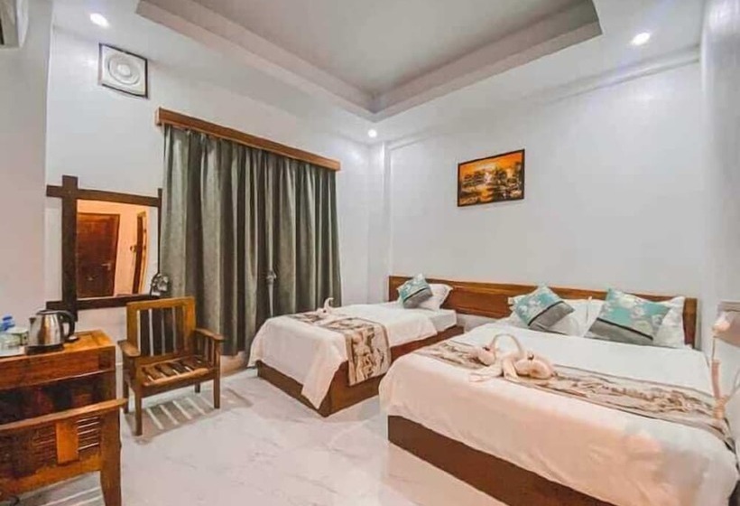 패밀리 룸, Nutty Phoy