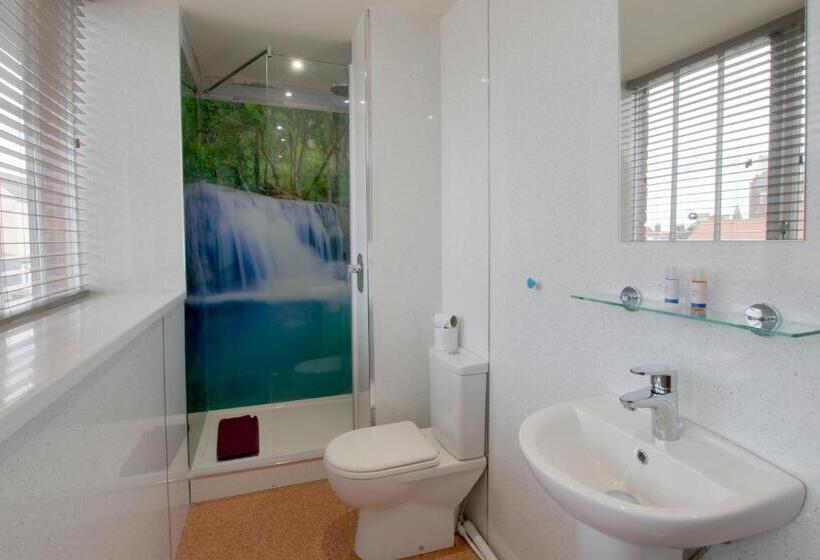 スタンダードルーム, Silver Street Suites