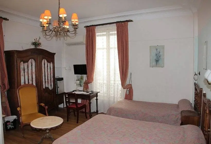 Pokój Standard Trzyosobowy, Cronstadt