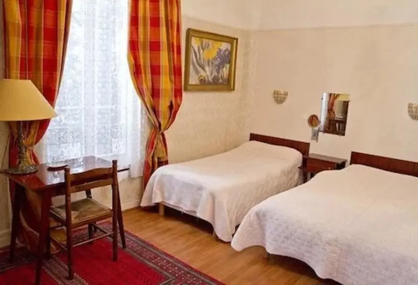 Pokój Standard Trzyosobowy, Cronstadt