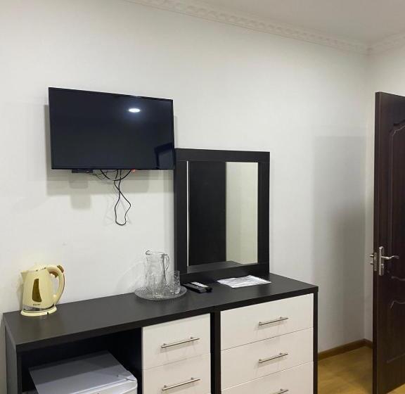 3 Bedroom Suite, Three Penguins