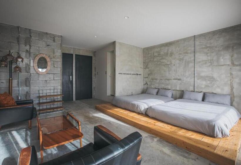 סוויטה משפחתית, Yanbaru Hostel