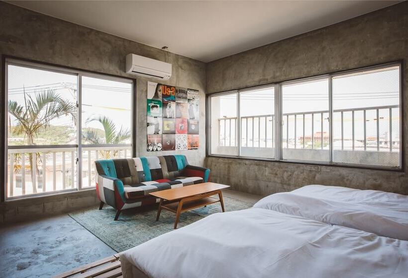 סוויטה משפחתית, Yanbaru Hostel