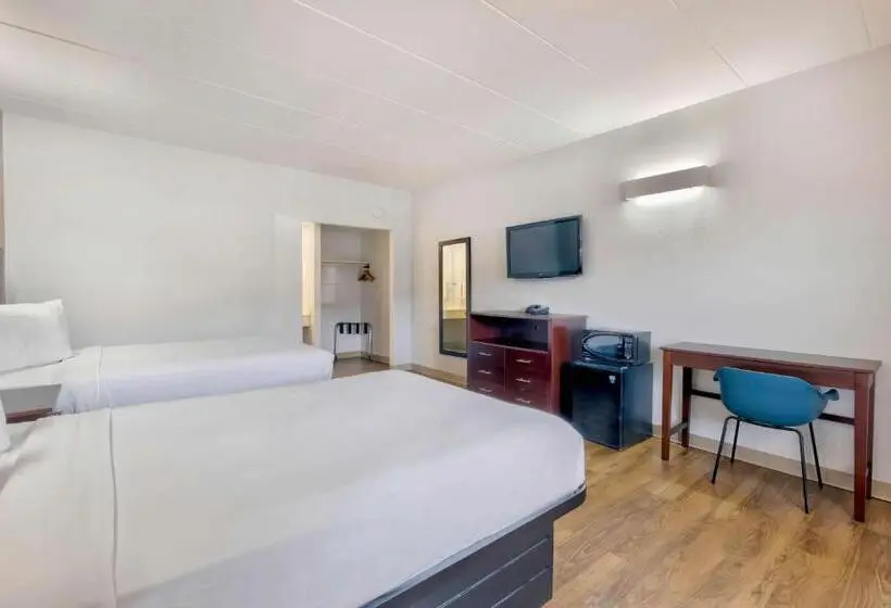 デラックスの４人部屋, Motel 6falls Church, Va  Arlington Boulevard