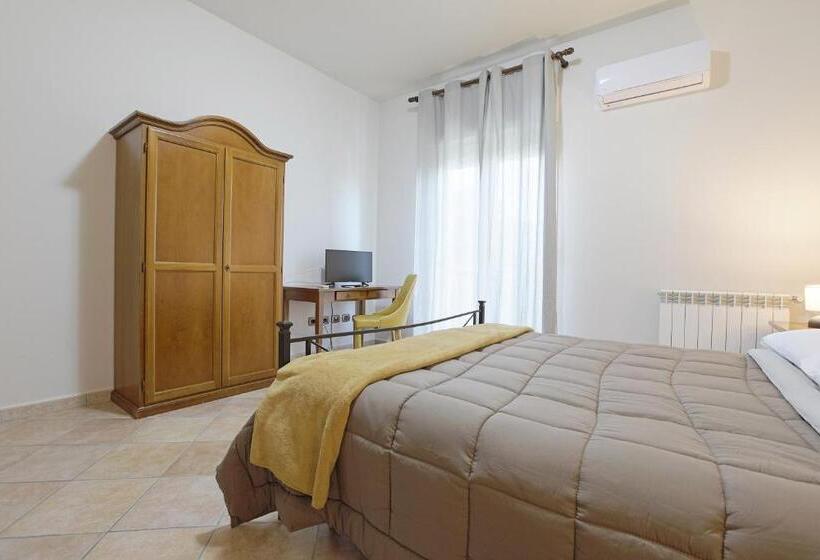 غرفة ديلوكس مزودة بشرفة, Cannatello Home   Affittacamere