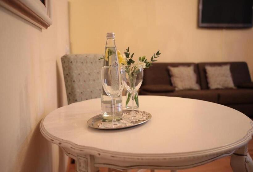 غرفة قياسية مزوَّدة بشُرفة, Seewirt Ecking