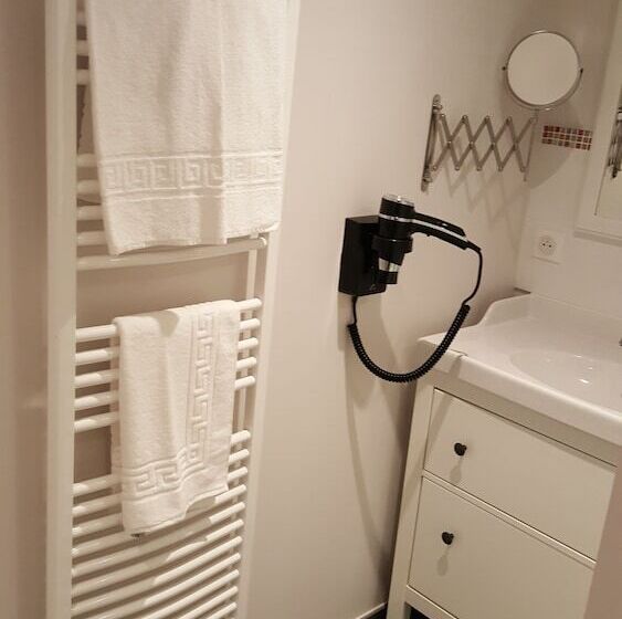 غرفة كومفورت, Chez Jacqueline