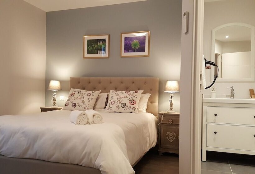 غرفة كومفورت, Chez Jacqueline