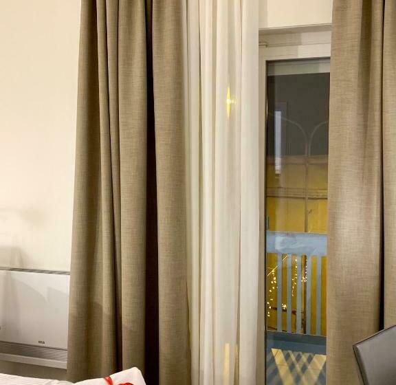 バルコニー付きデラックスルーム, Agora B&b Urban Relais