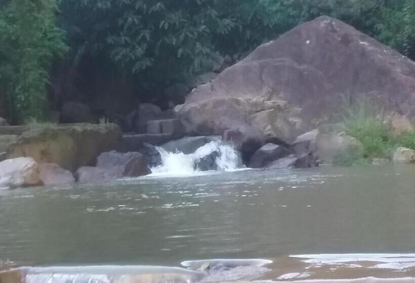 فيلا غرفتين نوم, Jungle Face Inn