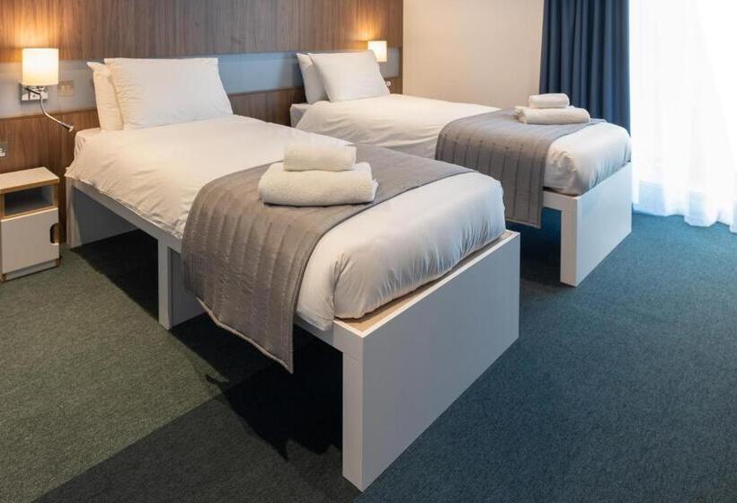 适合残疾人使用的标准间, Elite Athlete Centre And