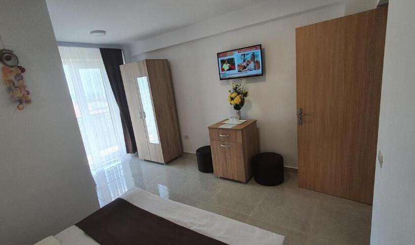 스탠다드 발코니 룸, Ema