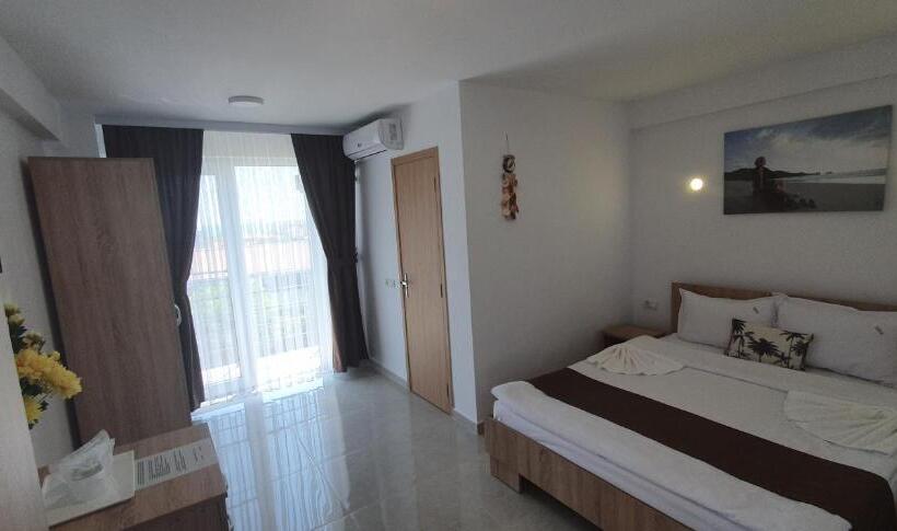 스탠다드 발코니 룸, Ema