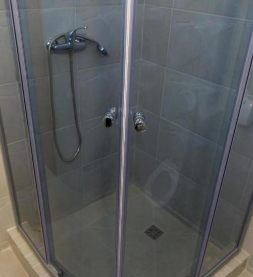 스탠다드 룸, Ema