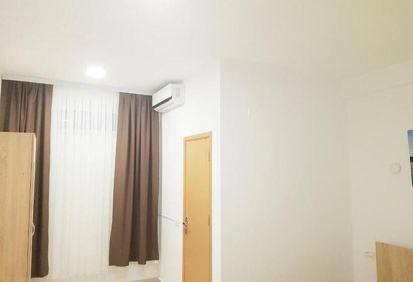 스탠다드 룸, Ema