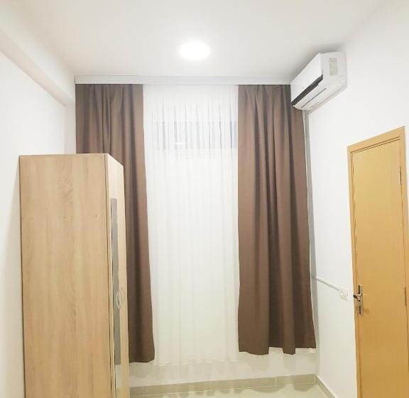 스탠다드 룸, Ema