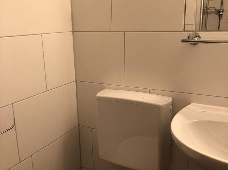 标准单人间, Mirabell