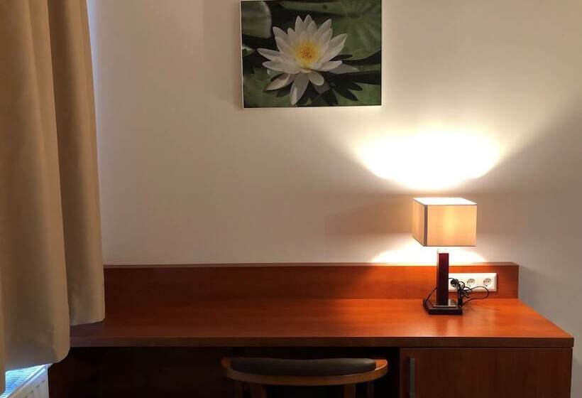 标准单人间, Mirabell