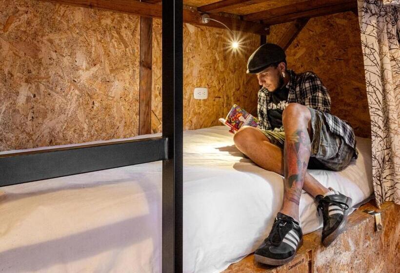 共用房间的床, Hostal R10