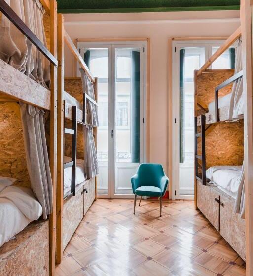 تختخواب در اتاق مشترک, Hostal R10