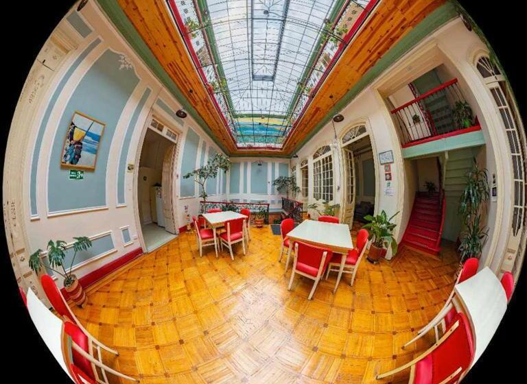 标准单人间共用浴室, Hostal R10