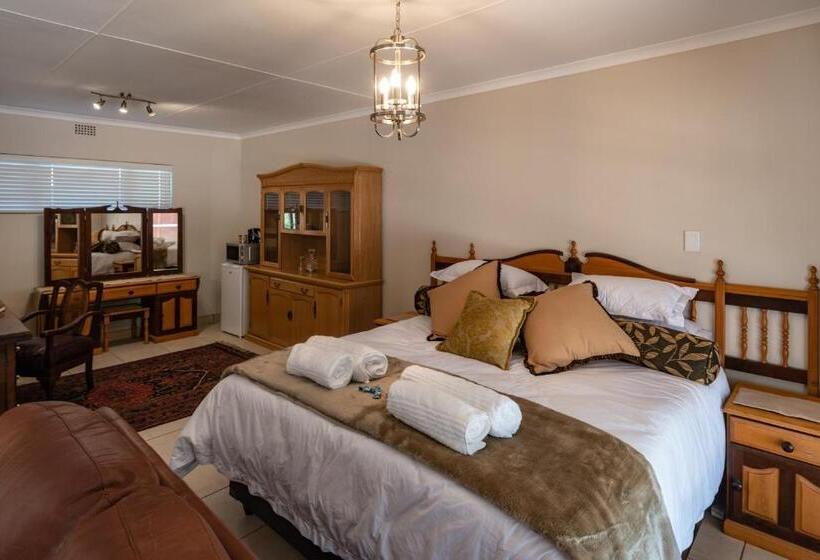 패밀리 룸, Antiqua Guest House