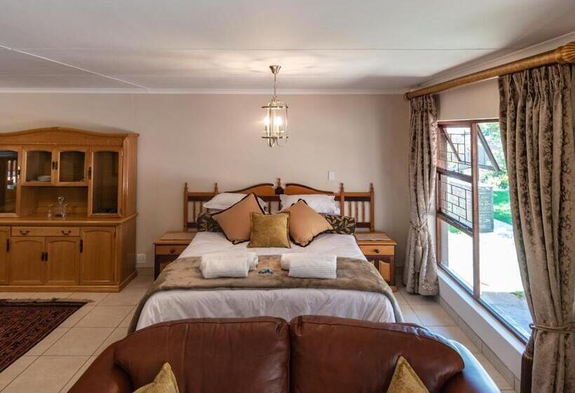 패밀리 룸, Antiqua Guest House