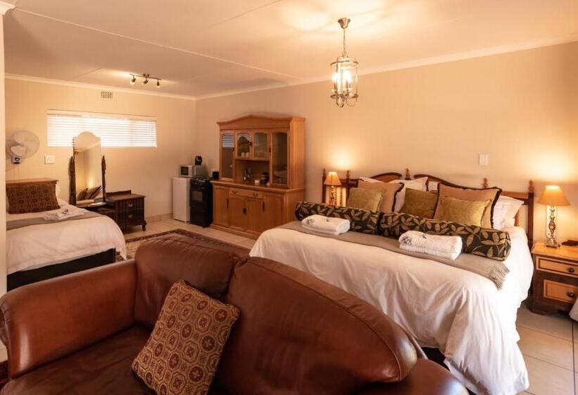 패밀리 룸, Antiqua Guest House