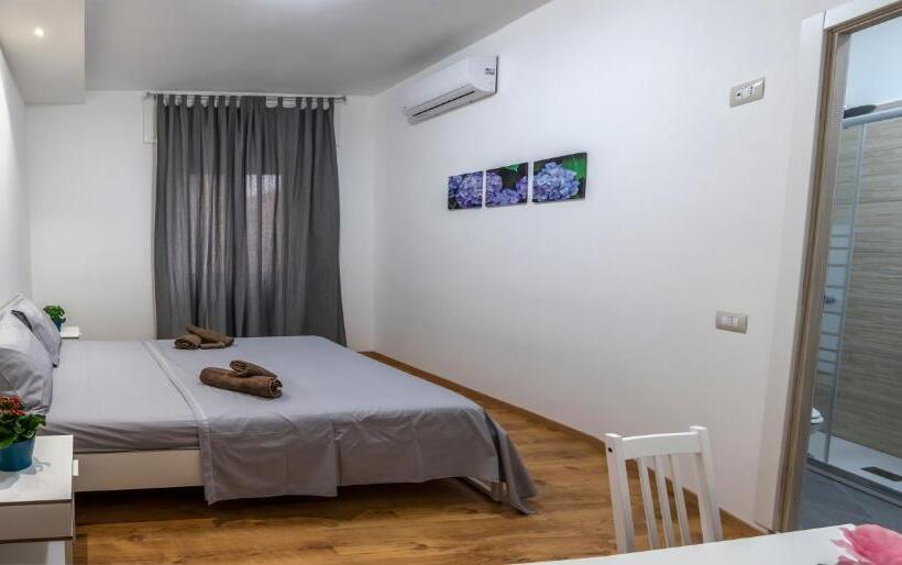 اتاق استاندارد, Casamina