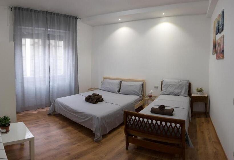 اتاق استاندارد سه نفره, Casamina