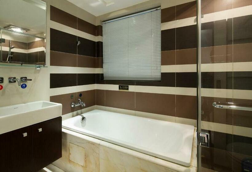 Апартаменты 2 Спальни, Chengdu Skyline International Apartment