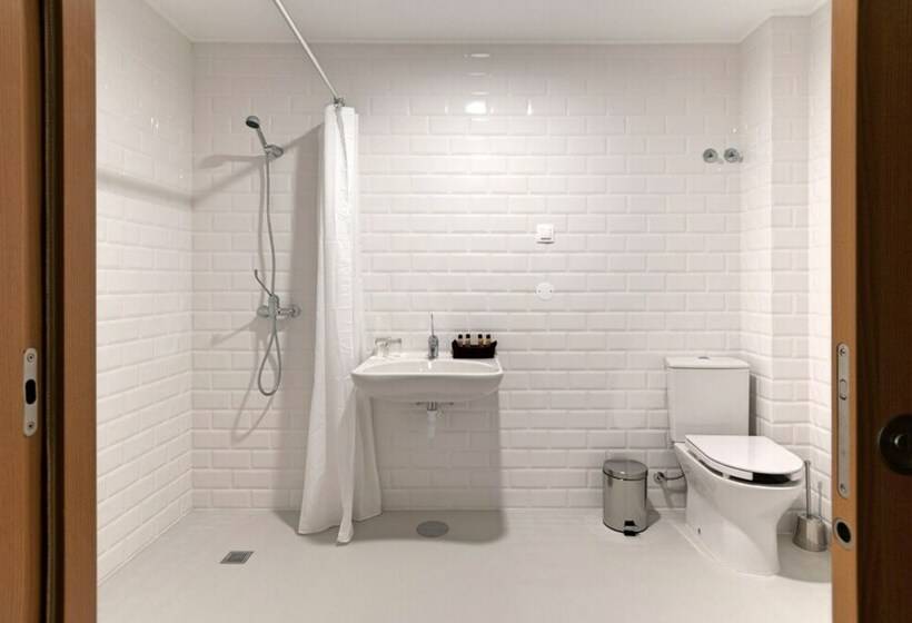 适合残疾人使用的标准间, Da Fábrica