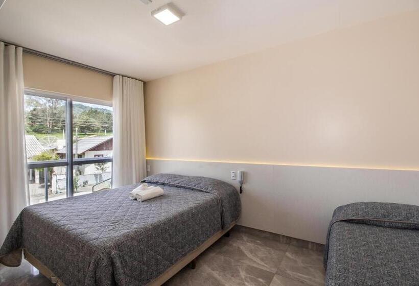 חדר סטנדרט לארבעה, Pousada Espindola