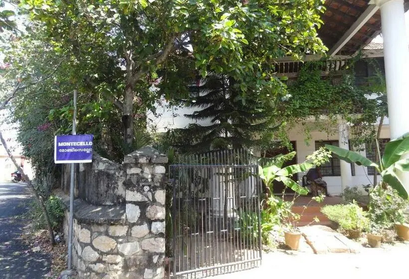 Chambre Familiale, Montecello