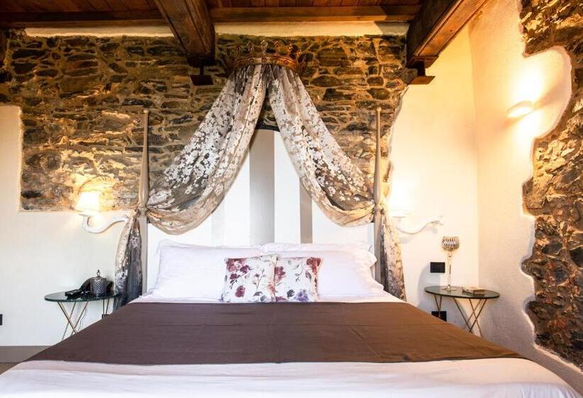 سوییت جونیور با بالکن, Angiolina's Farm