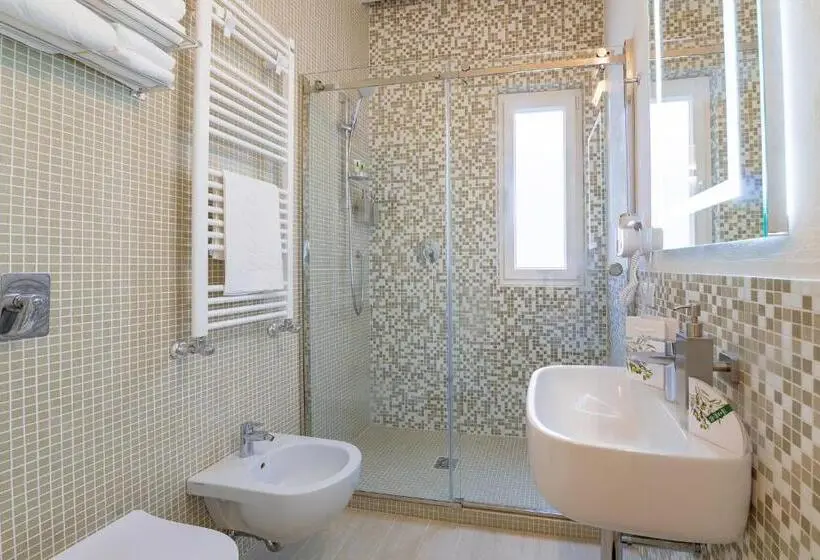 اتاق استاندارد سه نفره, Le Maestranze Deluxe Rooms